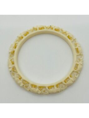 Vintage Carved Celluloid Elephant Bangle Bracelet Cream Plastic Walking Art Deco